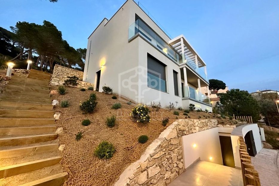 Villa à Lloret de Mar, Girona, Espagne 4 chambres, 387 m2 No. 96999