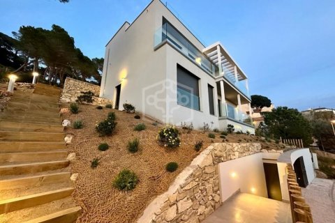 Villa in Lloret de Mar, Girona, Spanien 4 Schlafzimmer, 387 m2 Nr. 96999