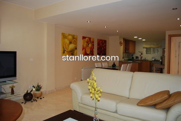 Appartamento a Lloret de Mar, Girona, Spagna 4 camere da letto, 264 mq. N° 104042