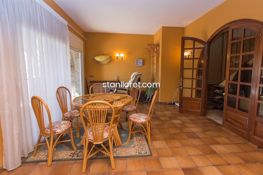 Willa w Blanes, Girona, Hiszpania 4 sypialnie, 455 mkw. nr 104039