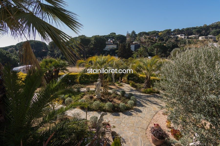 Willa w Blanes, Girona, Hiszpania 4 sypialnie, 455 mkw. nr 104039