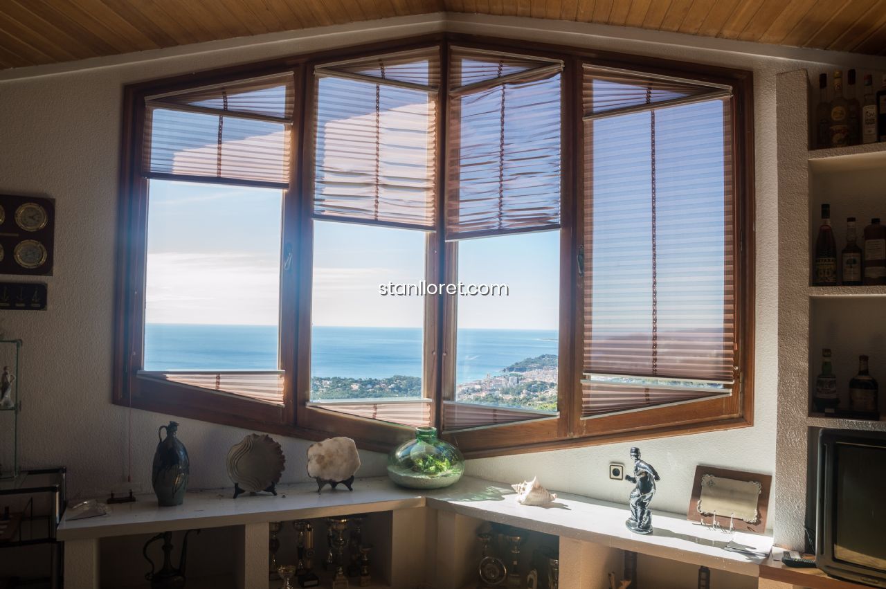 Villa à Lloret de Mar, Girona, Espagne 5 chambres, 300 m2 No. 104037