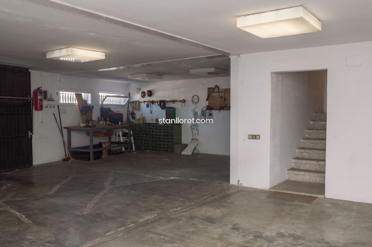 Villa à Lloret de Mar, Girona, Espagne 5 chambres, 300 m2 No. 104037