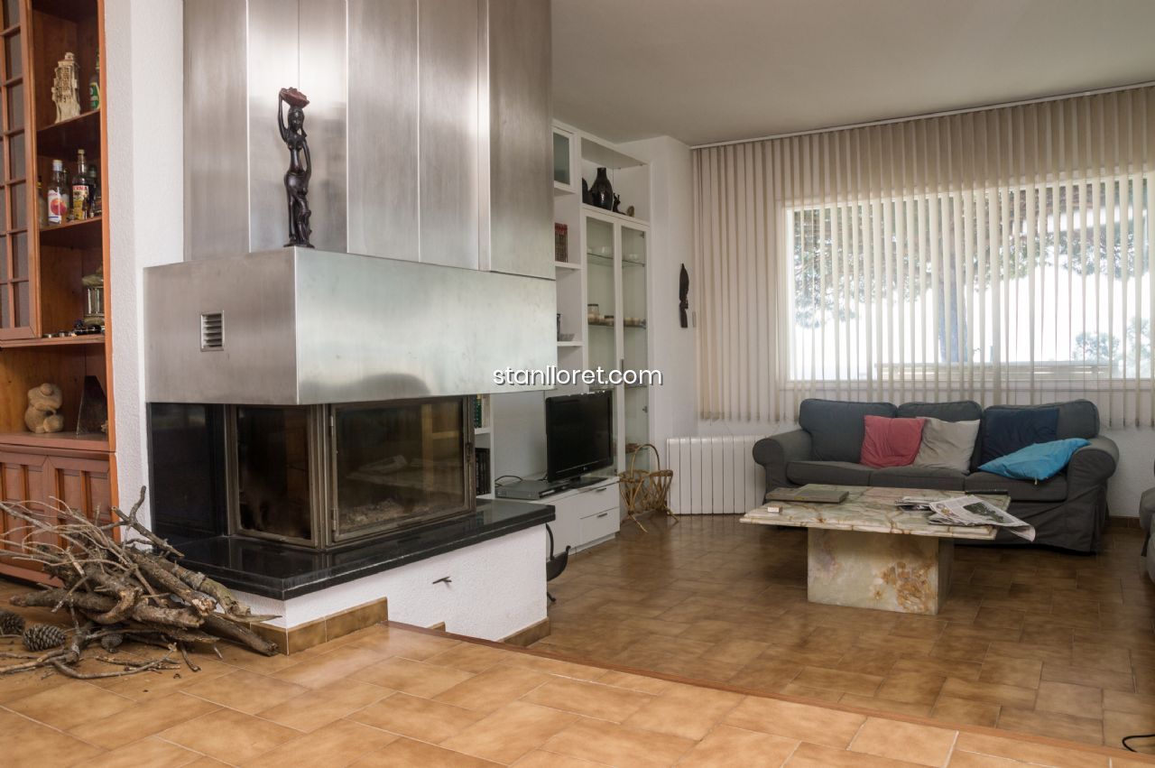 Villa à Lloret de Mar, Girona, Espagne 5 chambres, 300 m2 No. 104037