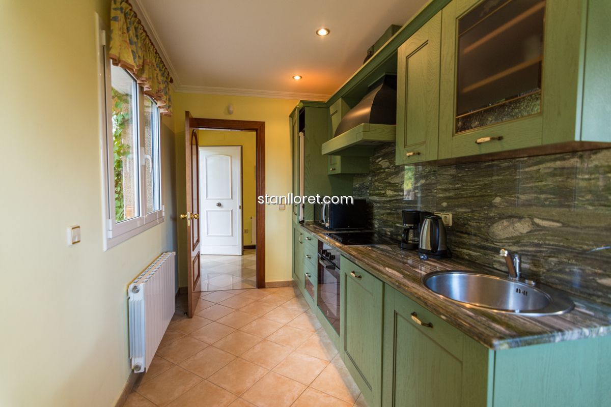 Willa w Lloret de Mar, Girona, Hiszpania 4 sypialnie, 309 mkw. nr 104040