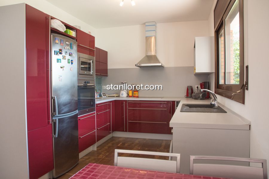 Villa i Lloret de Mar, Girona, Spanien 4 sovrum, 223 kvm. Nr. 104038