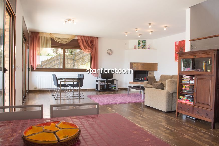Villa i Lloret de Mar, Girona, Spanien 4 sovrum, 223 kvm. Nr. 104038