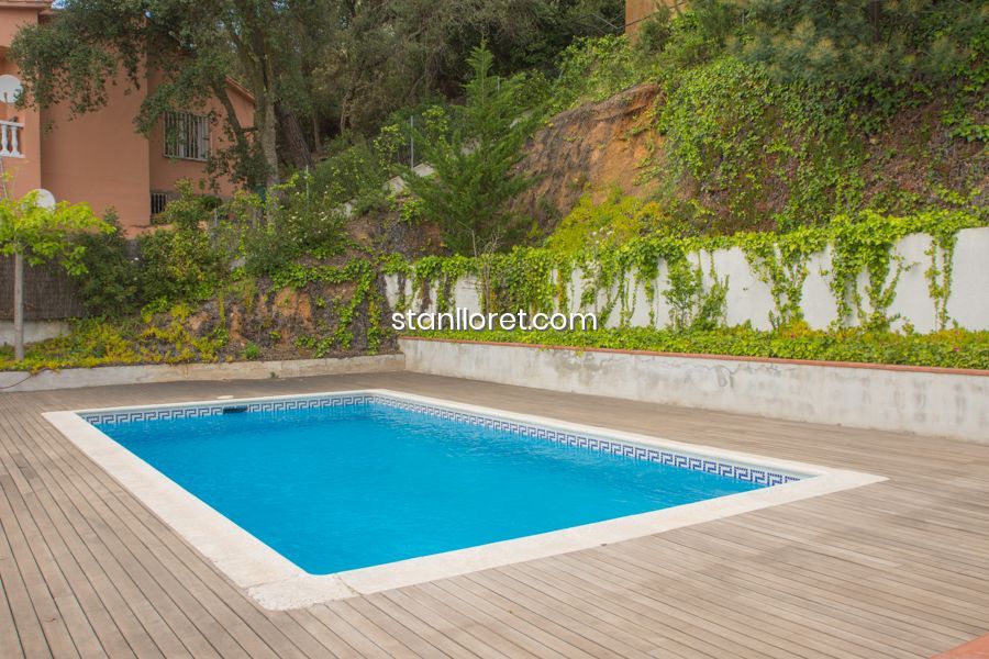 Villa i Lloret de Mar, Girona, Spanien 4 sovrum, 223 kvm. Nr. 104038