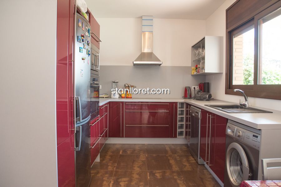 Villa i Lloret de Mar, Girona, Spanien 4 sovrum, 223 kvm. Nr. 104038