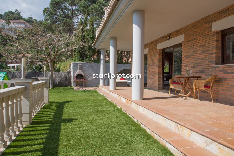 Villa i Lloret de Mar, Girona, Spanien 4 sovrum, 223 kvm. Nr. 104038