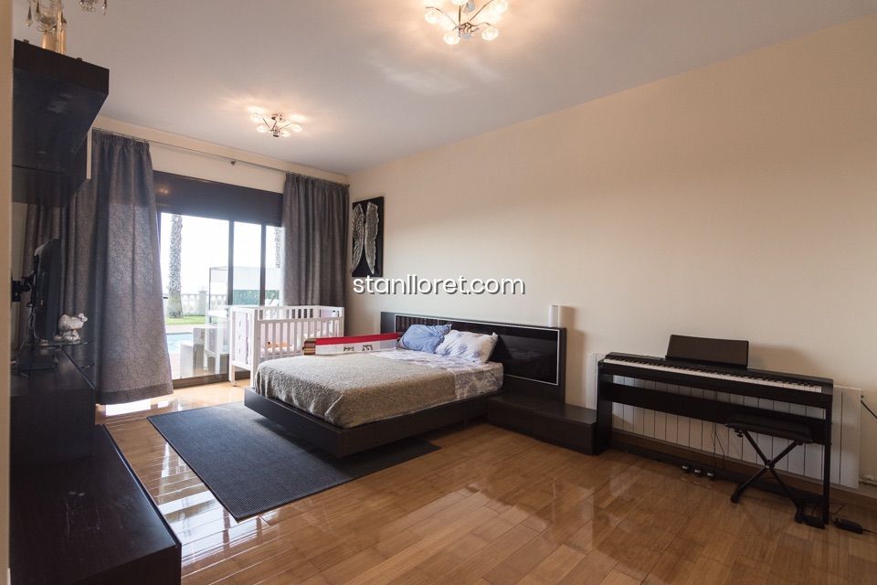 Willa w Lloret de Mar, Girona, Hiszpania 4 sypialnie, 330 mkw. nr 104041
