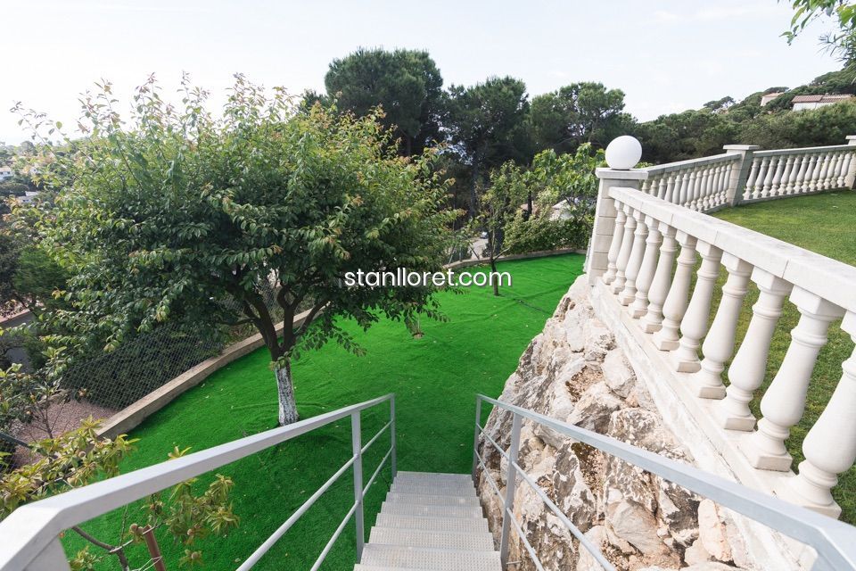 Willa w Lloret de Mar, Girona, Hiszpania 4 sypialnie, 330 mkw. nr 104041