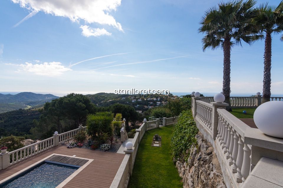 Willa w Lloret de Mar, Girona, Hiszpania 4 sypialnie, 330 mkw. nr 104041