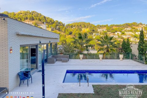 Villa in Blanes, Girona, Spain 4 bedrooms, 350 sq.m. No. 91822