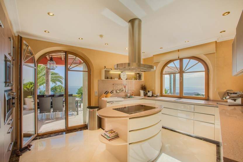 Hus i Platja D'aro, Girona, Spanien 6 sovrum, 520 kvm. Nr. 22798