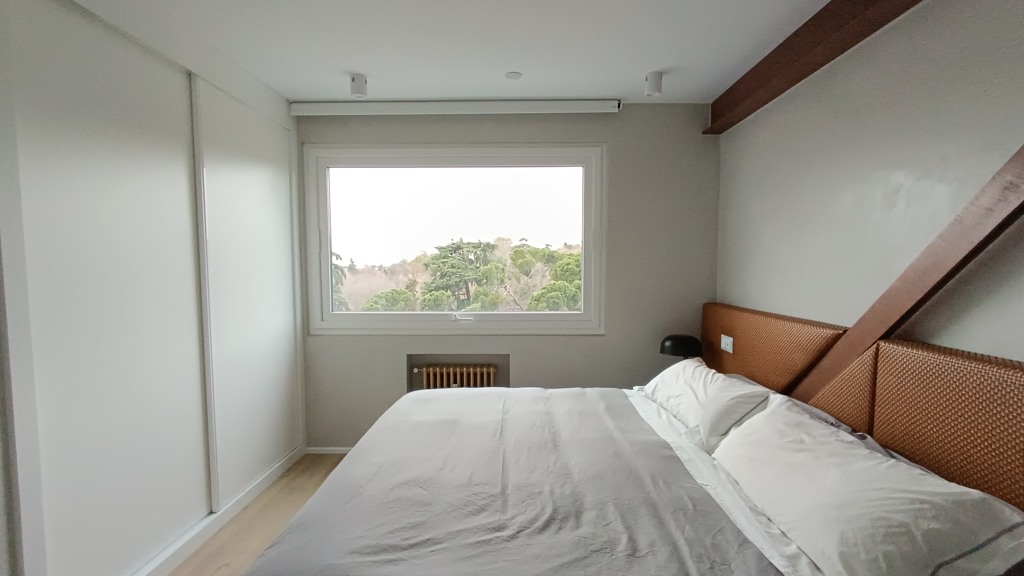 Apartamento en Madrid, España 2 dormitorios, 156 m2 No. 93631