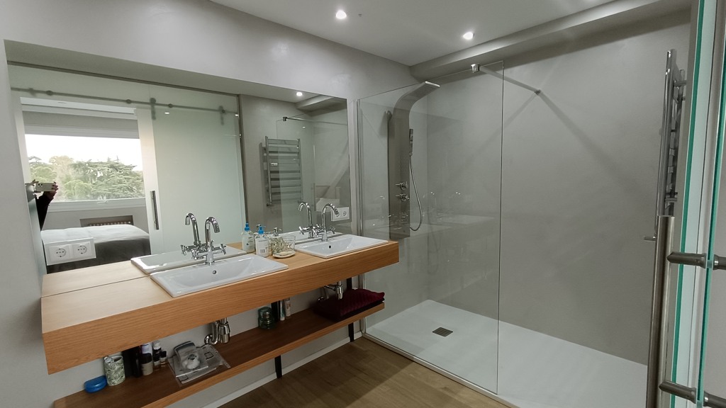 Apartamento en Madrid, España 2 dormitorios, 156 m2 No. 93631