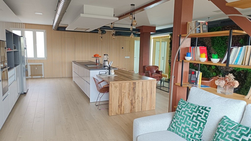 Apartamento en Madrid, España 2 dormitorios, 156 m2 No. 93631