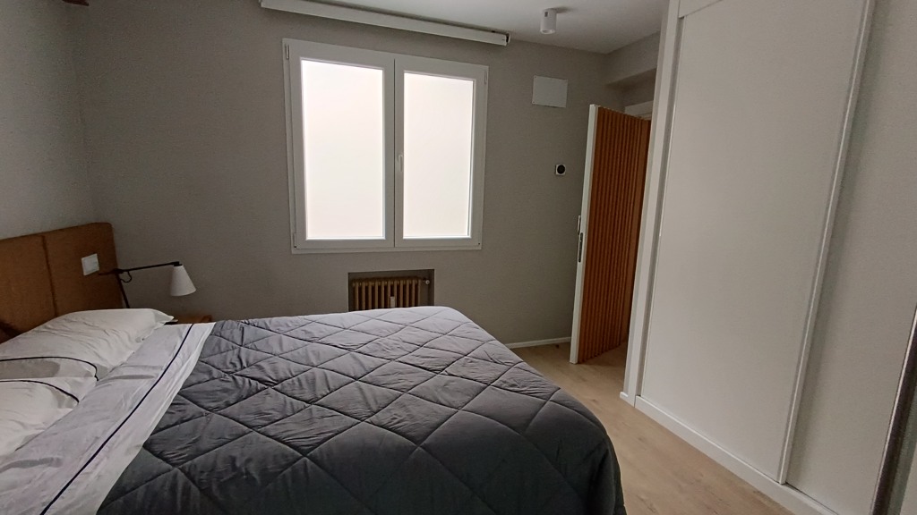 Apartamento en Madrid, España 2 dormitorios, 156 m2 No. 93631