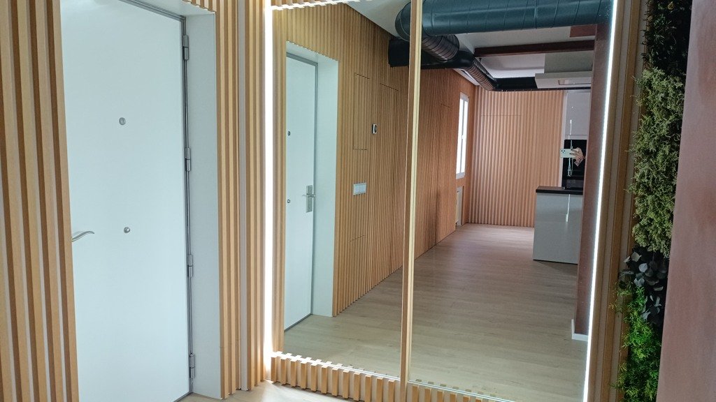 Apartamento en Madrid, España 2 dormitorios, 156 m2 No. 93631