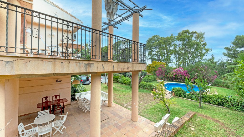 Villa i Malaga, Spanien 11 sovrum, 1028 kvm. Nr. 107465