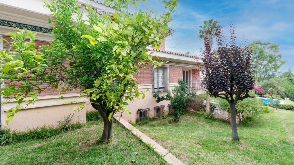 Villa i Malaga, Spanien 11 sovrum, 1028 kvm. Nr. 107465