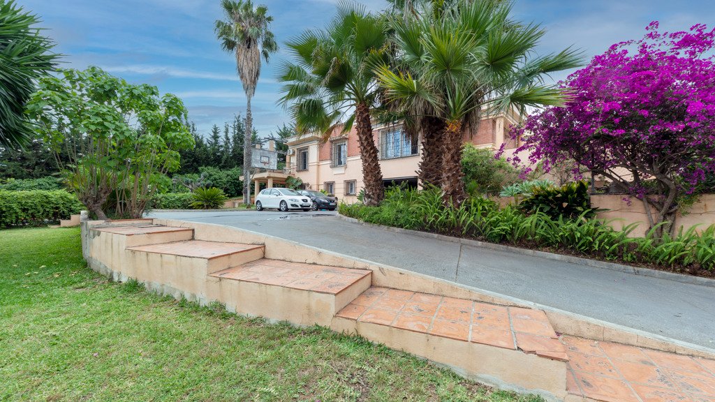 Villa i Malaga, Spanien 11 sovrum, 1028 kvm. Nr. 107465