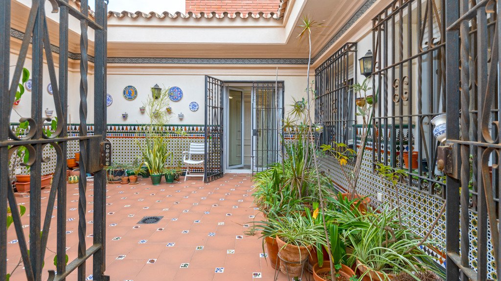 Villa i Malaga, Spanien 11 sovrum, 1028 kvm. Nr. 107465