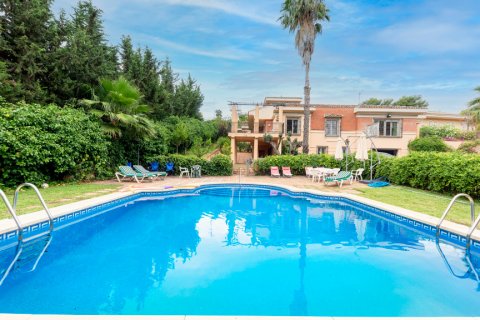 Villa in Malaga, Spain 11 bedrooms, 1028 sq.m. No. 107465