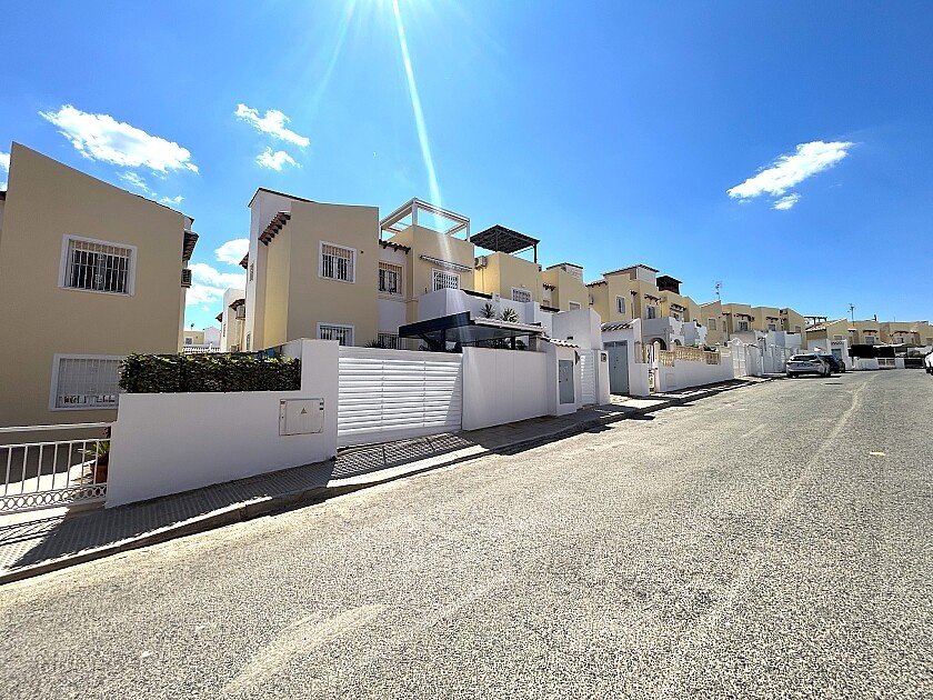 Bungalow i Villamartin, Alicante, Spanien 2 sovrum, 76 kvm. Nr. 117709