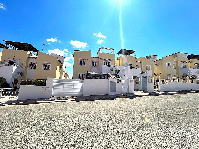 Bungalow i Villamartin, Alicante, Spanien 2 sovrum, 76 kvm. Nr. 117709