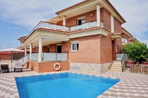 Talo Cambrils, Tarragona, Espanja 2 makuuhuonetta, 264 m2 No. 22946