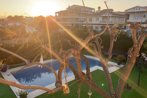 Talo Cambrils, Tarragona, Espanja 5 makuuhuonetta, 347 m2 No. 22960