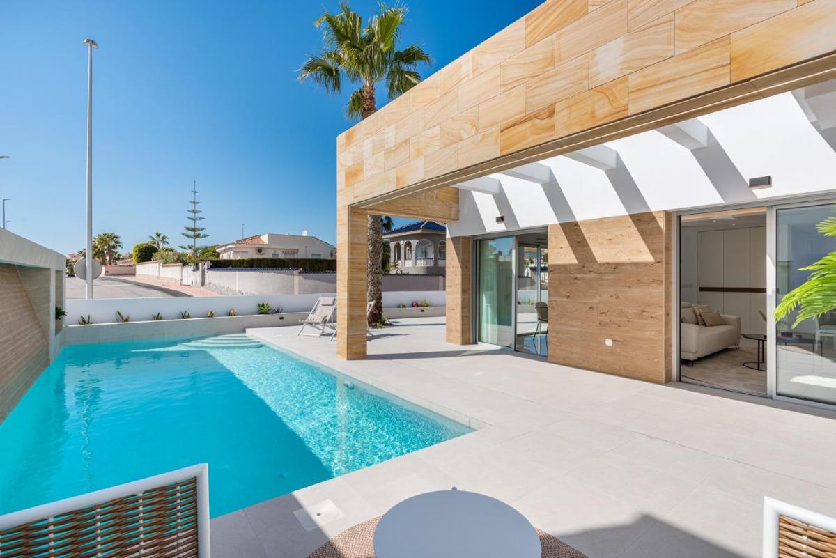 Villa in Ciudad Quesada, Alicante, Spain 4 bedrooms, 396 sq.m. No. 95927