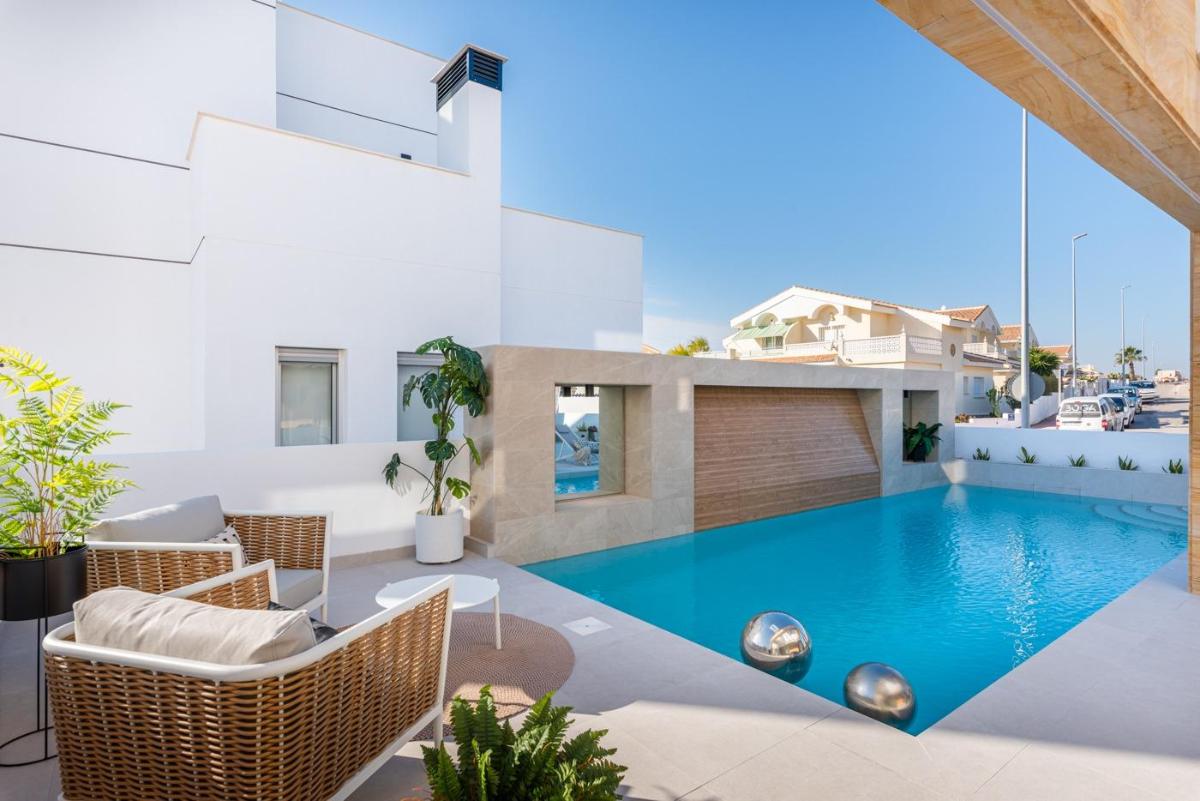 Villa in Ciudad Quesada, Alicante, Spain 4 bedrooms, 396 sq.m. No. 95927