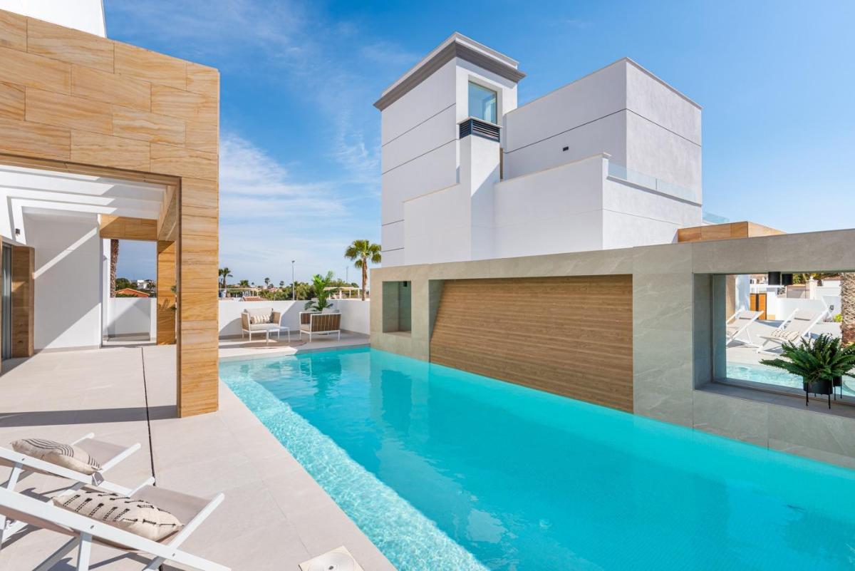 Villa in Ciudad Quesada, Alicante, Spain 4 bedrooms, 396 sq.m. No. 95927