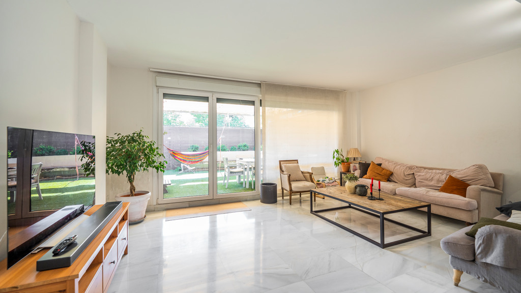 Villetta a schiera a Madrid, Spagna 4 camere da letto, 303 mq. N° 104138