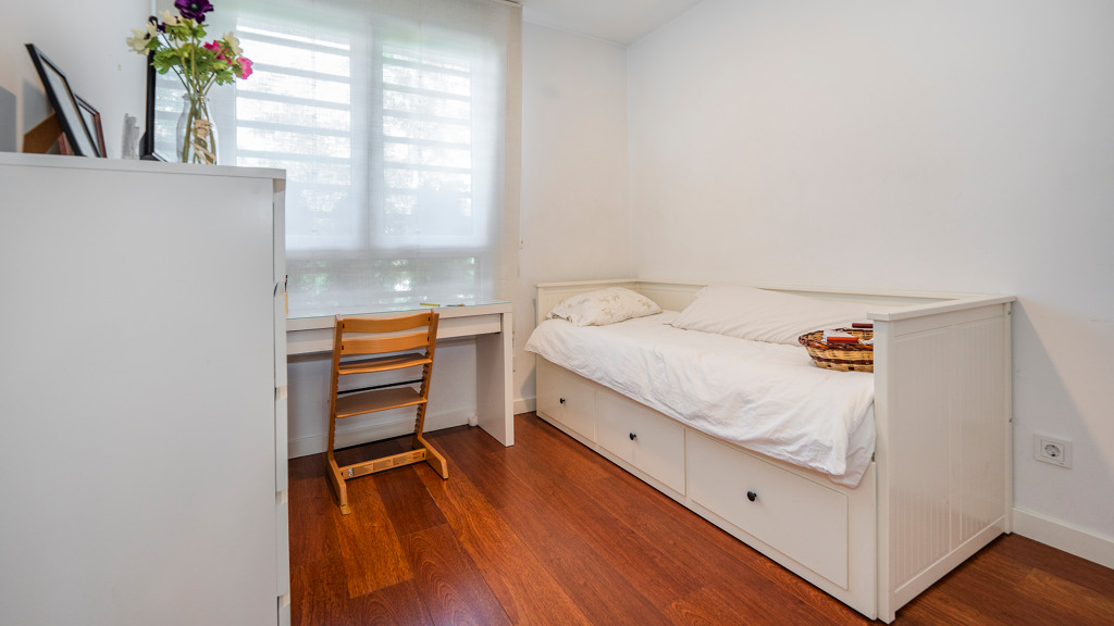 Villetta a schiera a Madrid, Spagna 4 camere da letto, 303 mq. N° 104138