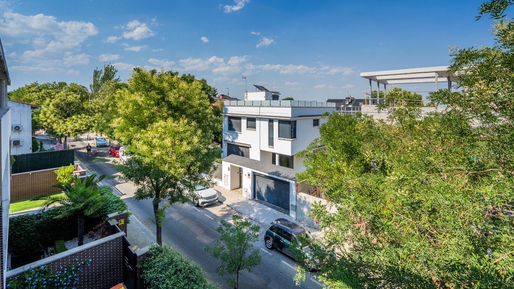 Villetta a schiera a Madrid, Spagna 4 camere da letto, 303 mq. N° 104138