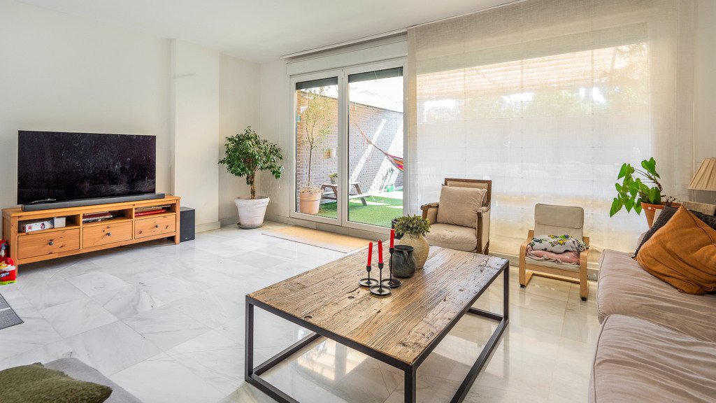 Villetta a schiera a Madrid, Spagna 4 camere da letto, 303 mq. N° 104138