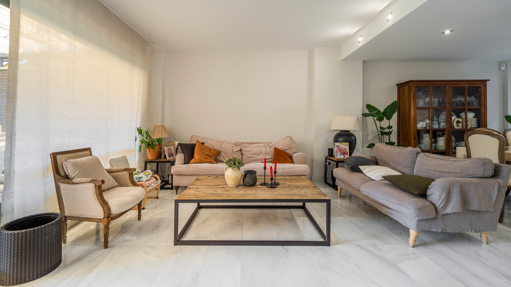 Villetta a schiera a Madrid, Spagna 4 camere da letto, 303 mq. N° 104138