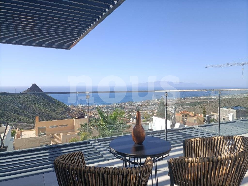 Villa i Torviscas, Tenerife, Spanien 4 sovrum, 472 kvm. Nr. 103033
