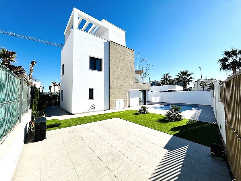 Huvila Guardamar del Segura, Alicante, Espanja 3 makuuhuonetta, 180 m2 No. 111161
