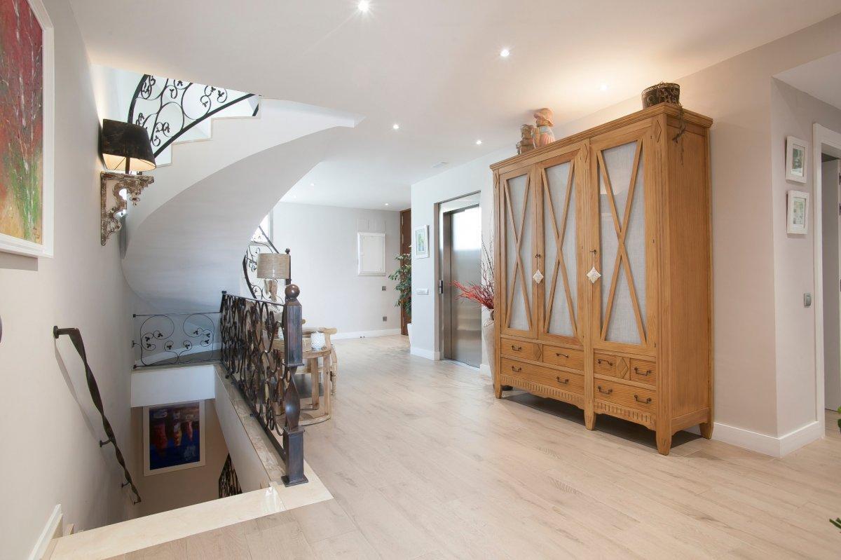 Talo Castelldefels, Barcelona, Espanja 7 makuuhuonetta, 788 m2 No. 23030