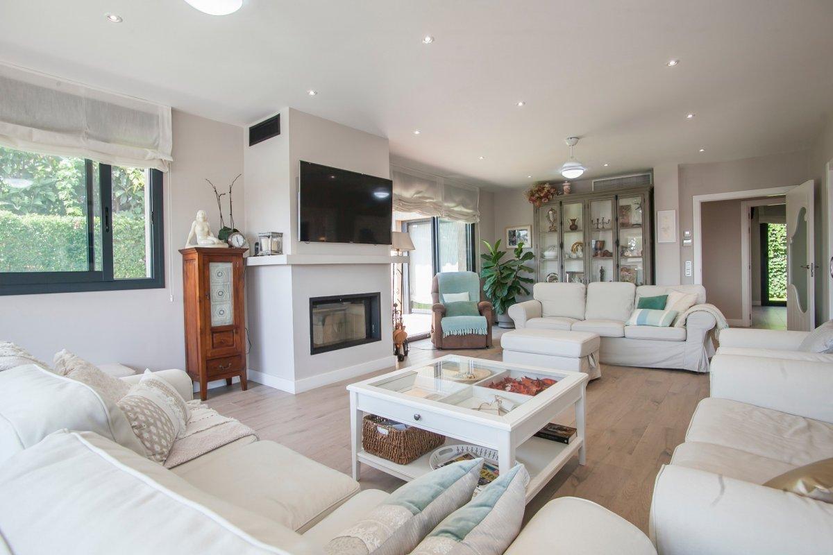Talo Castelldefels, Barcelona, Espanja 7 makuuhuonetta, 788 m2 No. 23030