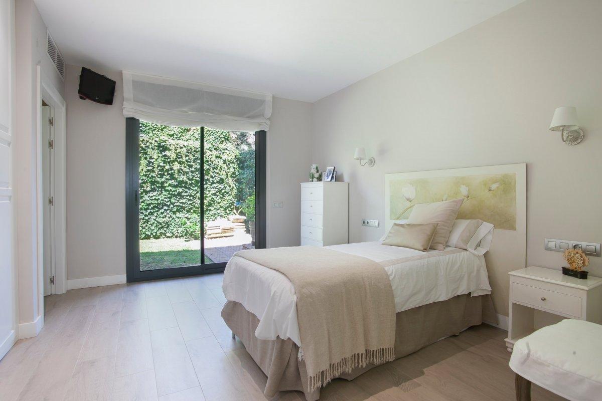 Talo Castelldefels, Barcelona, Espanja 7 makuuhuonetta, 788 m2 No. 23030