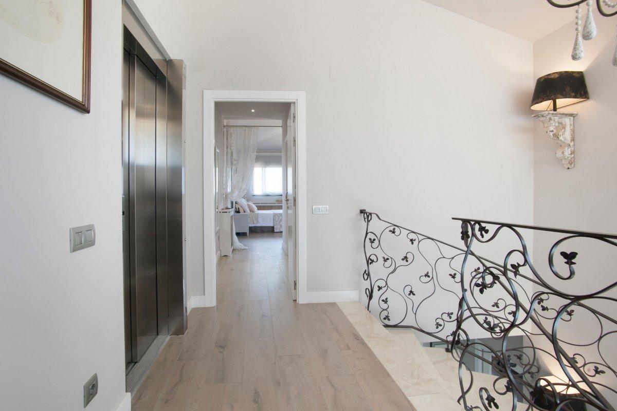 Talo Castelldefels, Barcelona, Espanja 7 makuuhuonetta, 788 m2 No. 23030