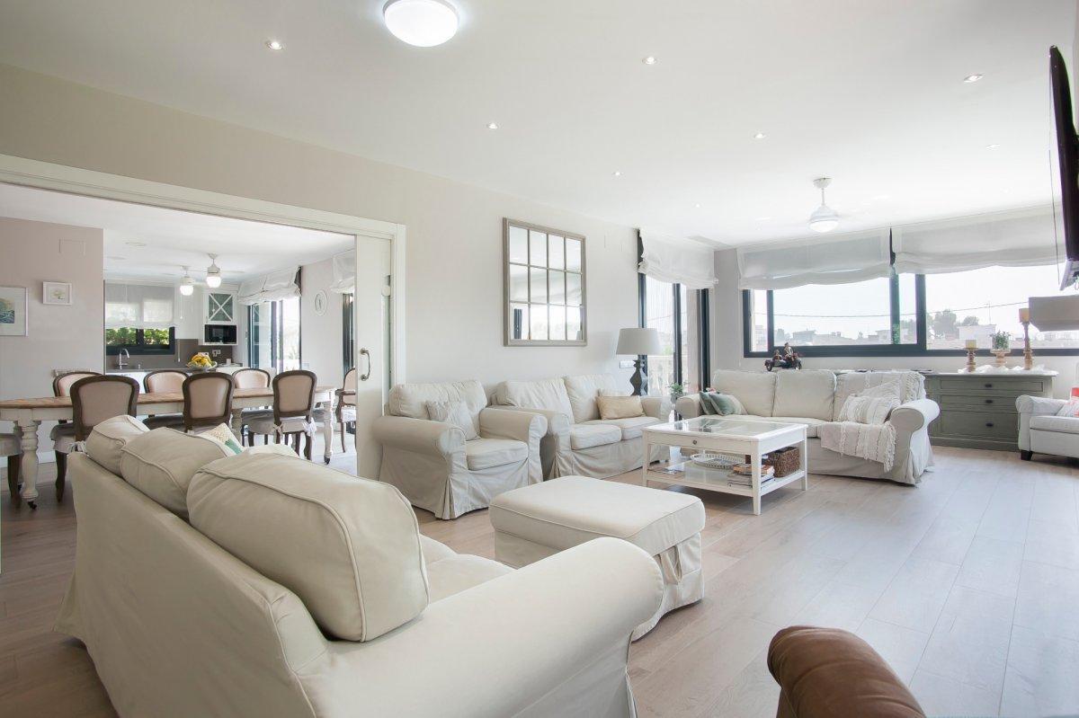 Talo Castelldefels, Barcelona, Espanja 7 makuuhuonetta, 788 m2 No. 23030