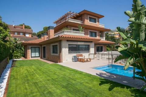 Casa a Castelldefels, Barcelona, Spagna 7 camere da letto, 788 mq. N° 23030