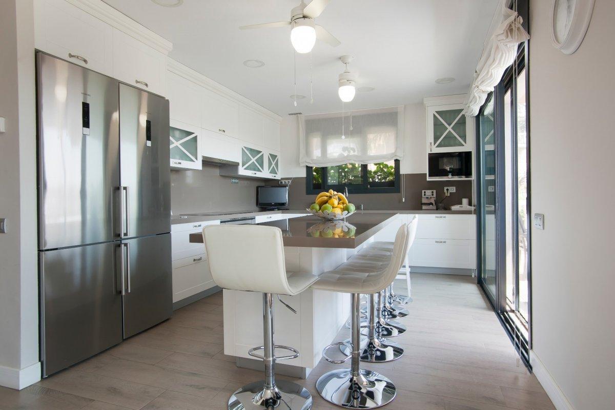 Talo Castelldefels, Barcelona, Espanja 7 makuuhuonetta, 788 m2 No. 23030